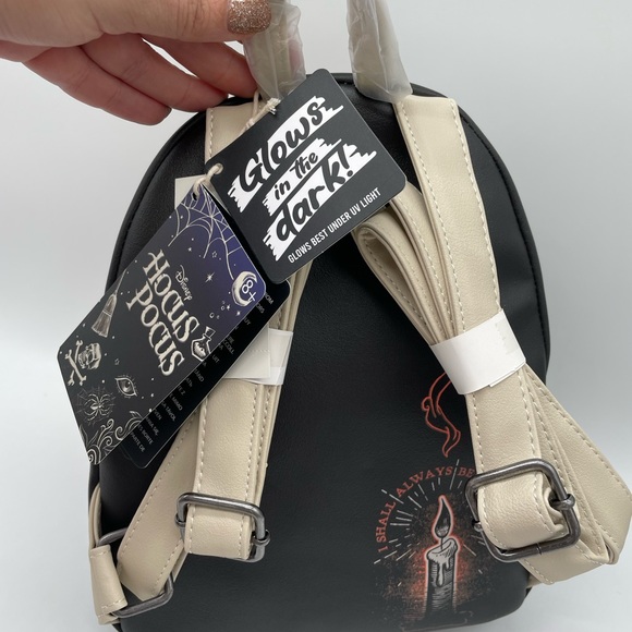 Loungefly Disney Hocus Pocus Binx Black Cat Glow-In-The-Dark Mini Backpack - Picture 2 of 9